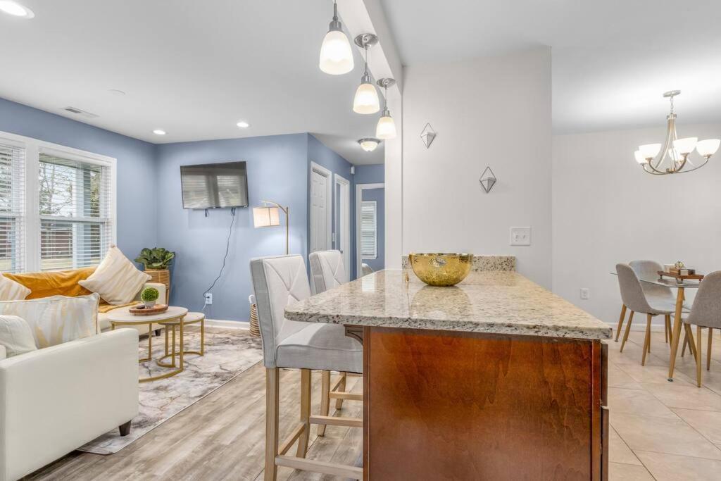 Family Style 5Br Home Mins From Buckroe Beach Hampton Eksteriør billede
